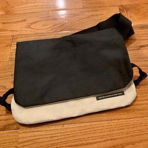 Reversible messenger bag from United Colors of Benetton